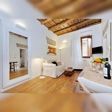 Labanca's Luxury Pantheon Апартаменты *